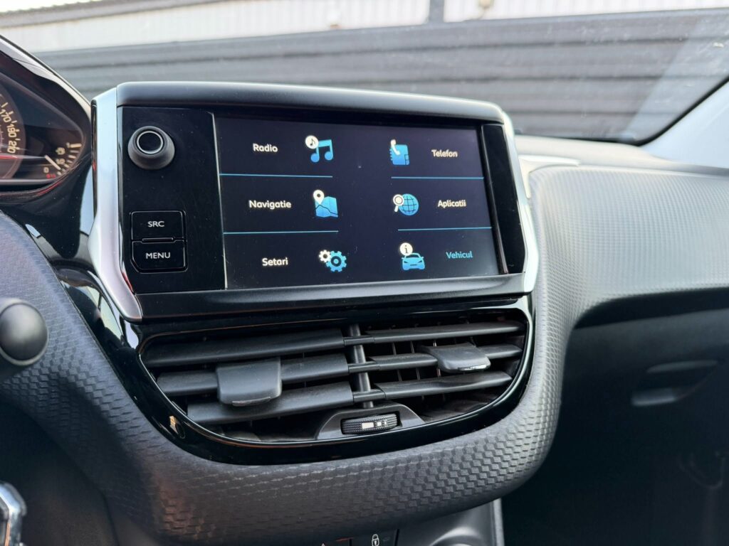 Peugeot 208 — fotografia 10