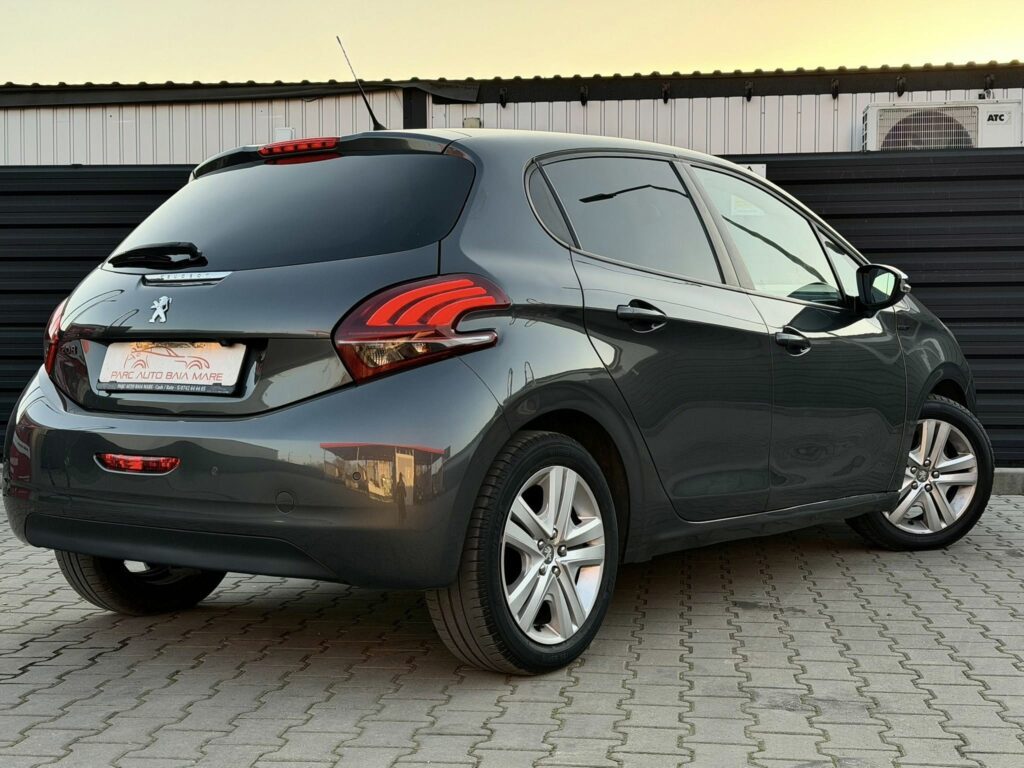 Peugeot 208 — fotografia 4