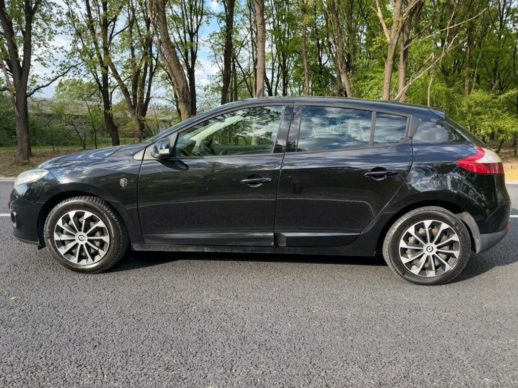 Renault Megane III — fotografia 8