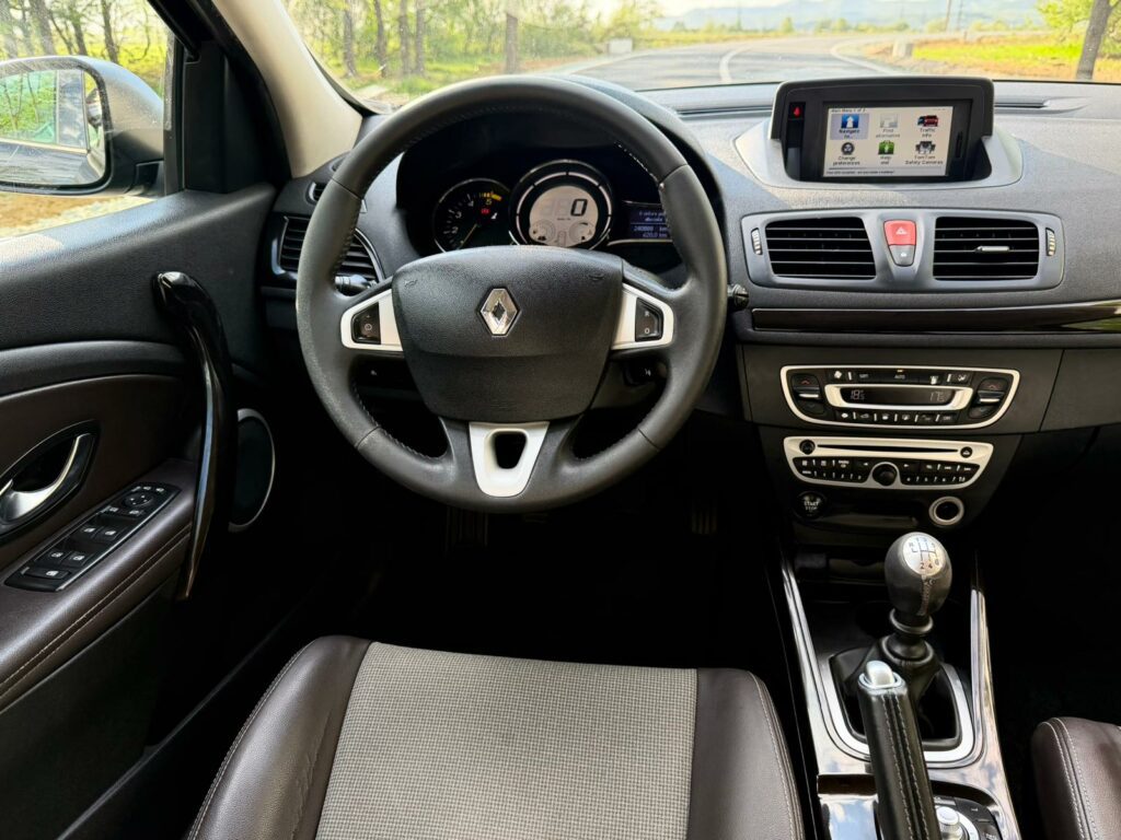 Renault Megane III — fotografia 5