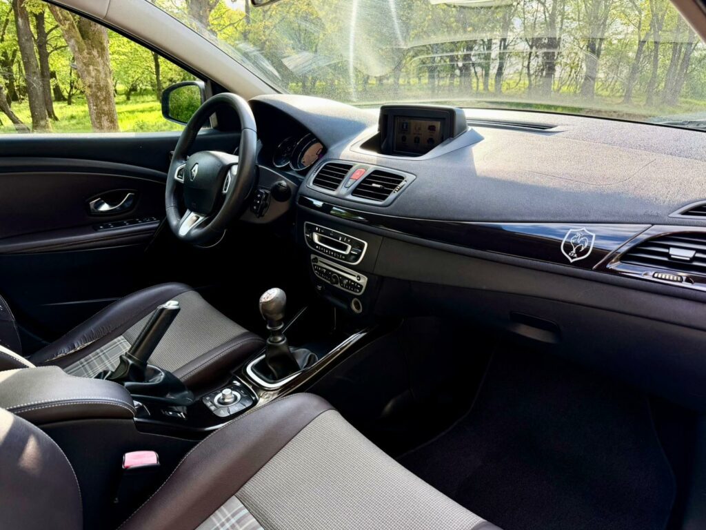 Renault Megane III — fotografia 6